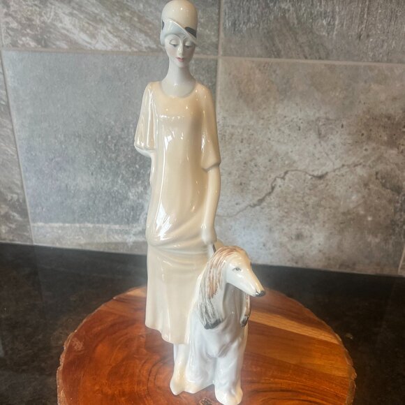 Royal Doulton 'Promenade' Hand Made 14-inch Porcelain Figurine! - Picture 4 of 16